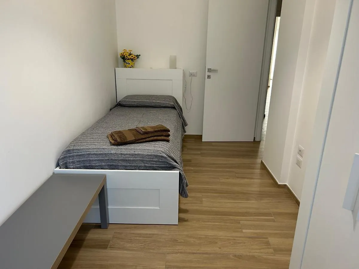 Central Modern Apartment Бари