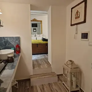 Di Paola Via Melo Appartamento