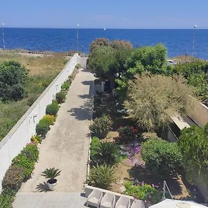Seagull - Front And Sea View & Airport Appartement